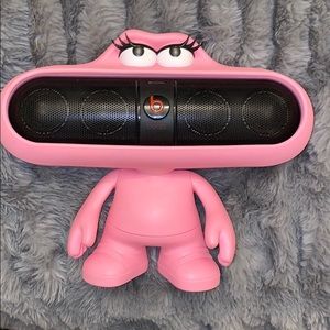 Beats pill speaker with pink case